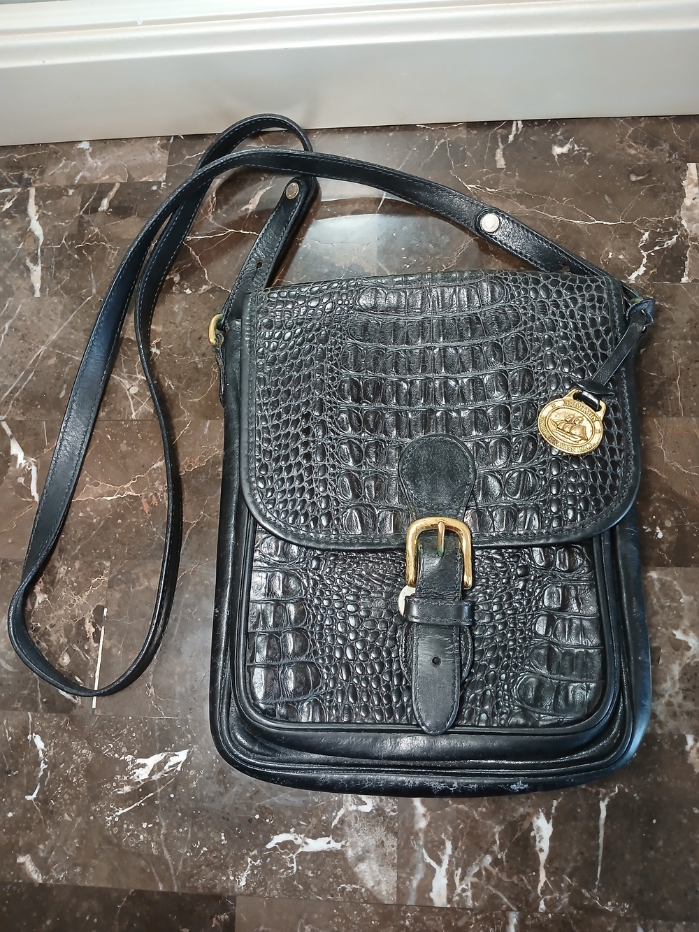 Vintage Brahmin Croc Embossed Black Crossbody With Golden Hangtag